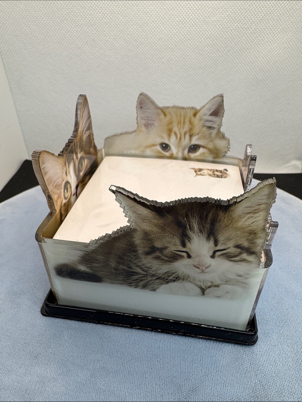 Sculptured Acrylic Cat Note Holder - Cream Kitten - Picture 4 of 6